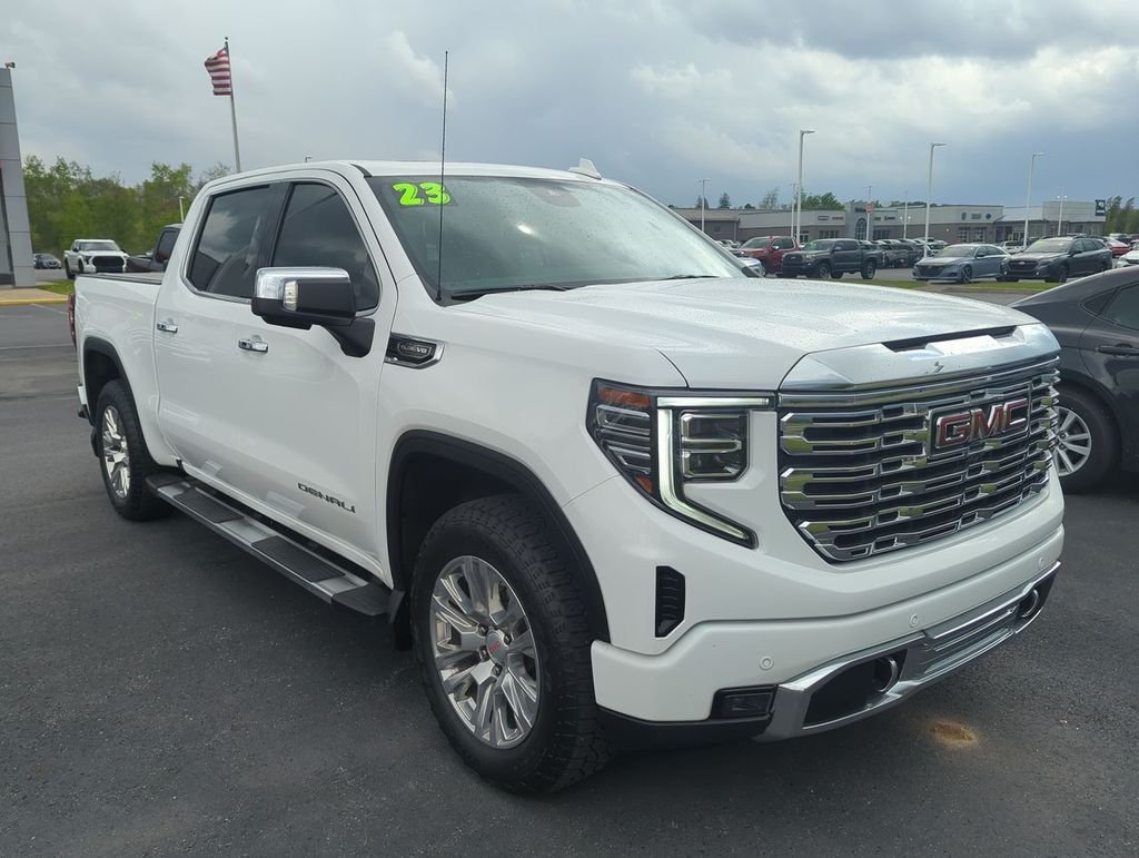 2023 GMC Sierra 4WD Crew Cab Short Box Denali's photo
