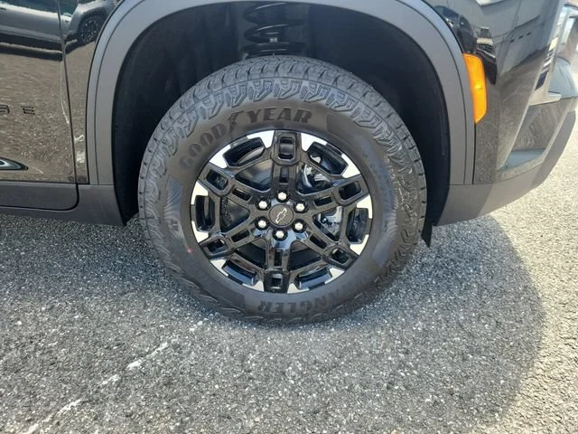 New 2027 Mosaic Black Metallic Chevrolet Z71 image 6