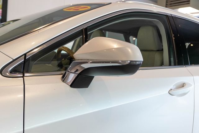 Used 2022 White Lexus 350L image 10