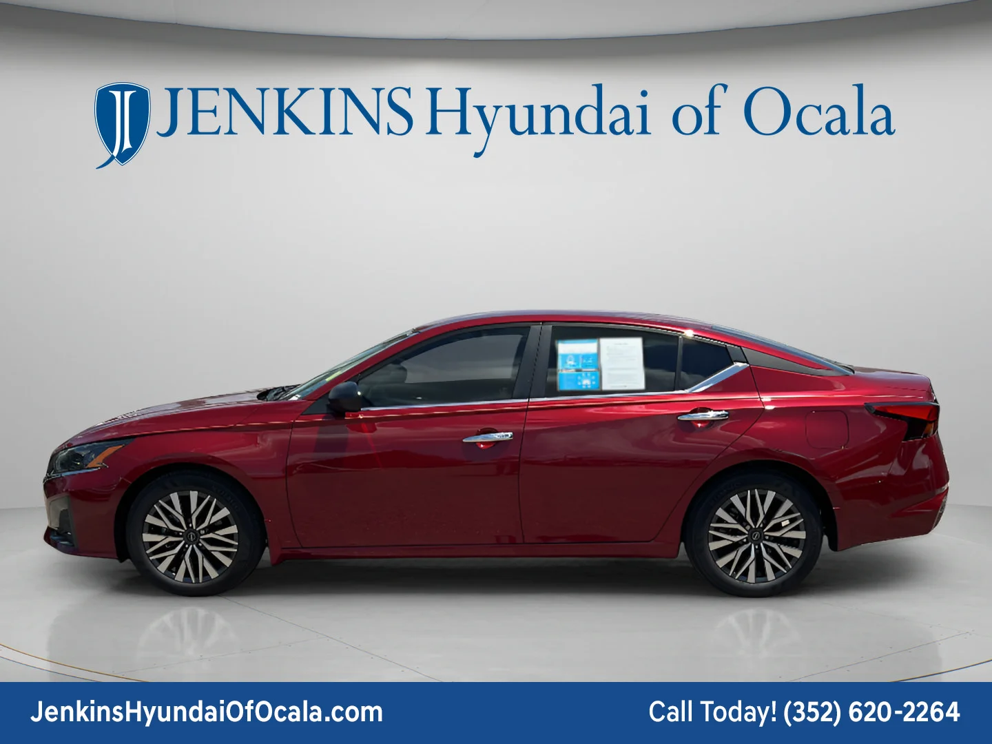 Used 2025 Scarlet Ember Nissan SV image 6