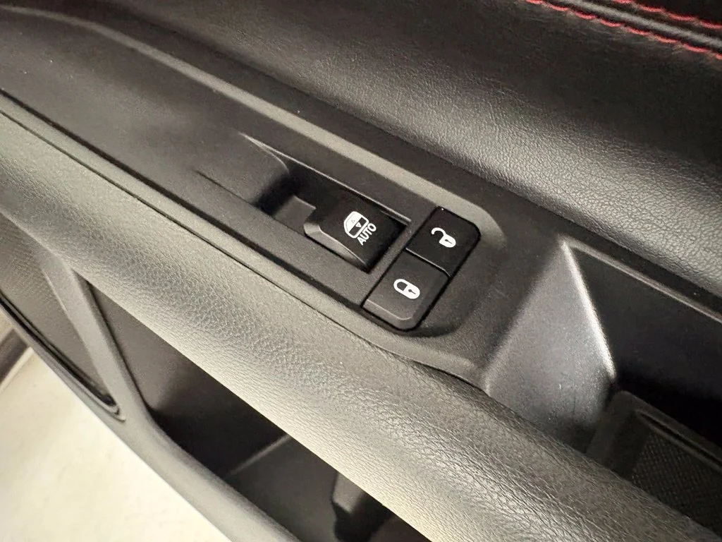 Used 2025 Silver Jeep Trailhawk image 13