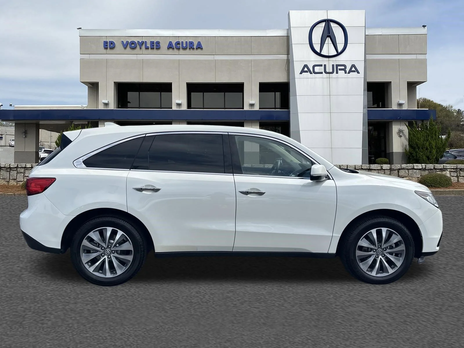 Certified Used 2016 White Diamond Pearl Acura w/Tech image 4