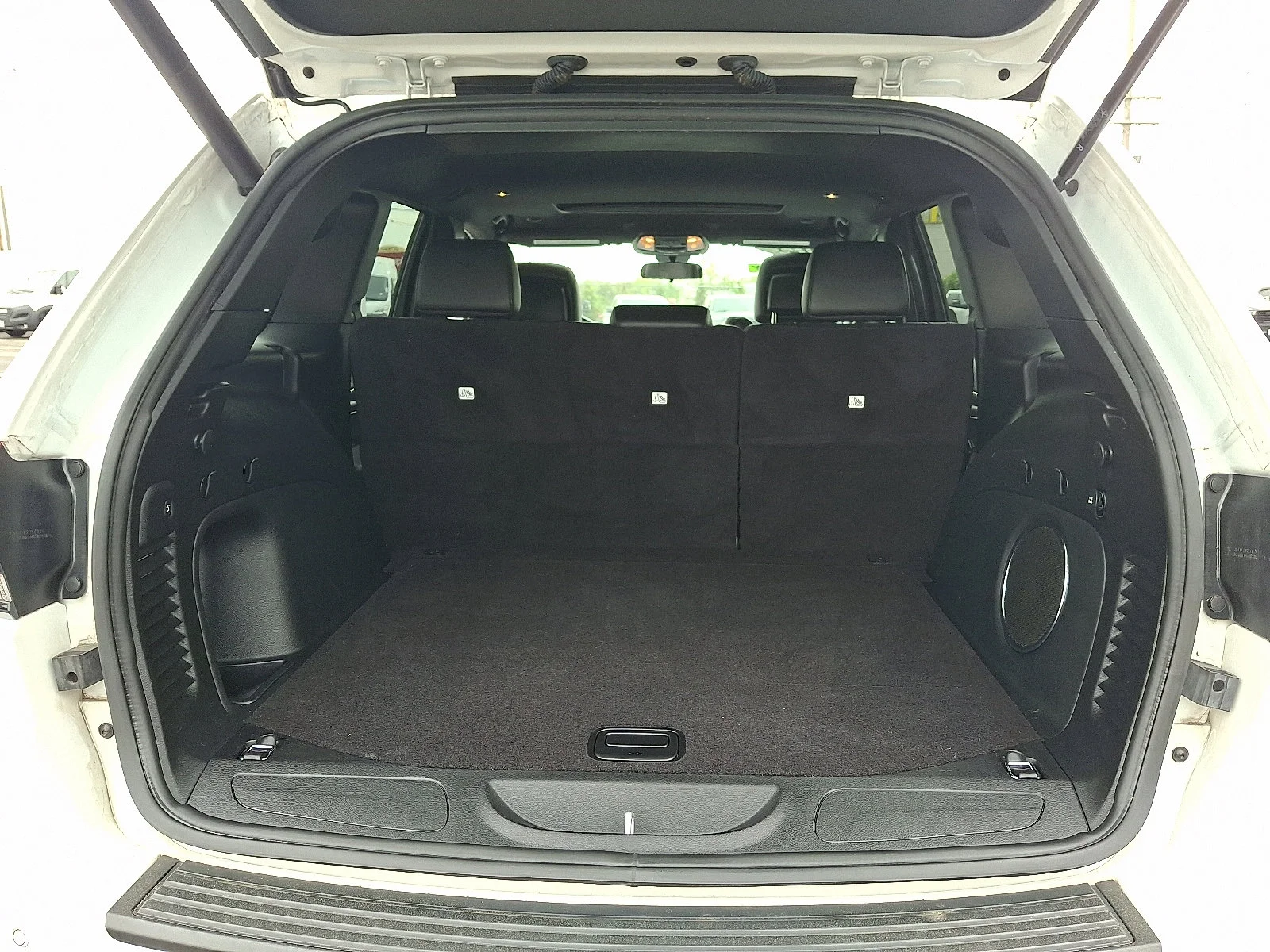 Certified Used 2021 Bright White Clearcoat Jeep Laredo X image 29