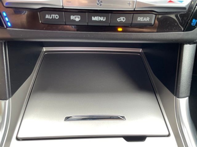 Certified Used 2020 Black Metallic Ford Platinum image 29