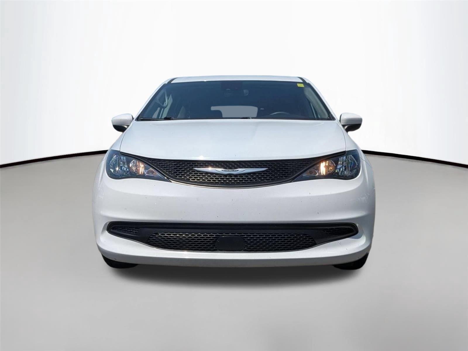 Used 2023 Bright White Clearcoat Chrysler LX image 8