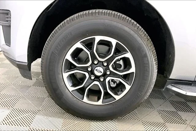 Certified Used 2018 Magnetic Ford XLT image 34
