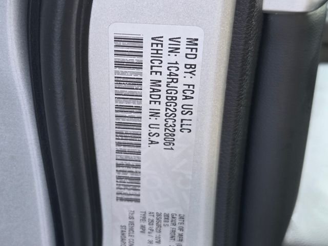 Used 2025 Silver Jeep Limited image 17