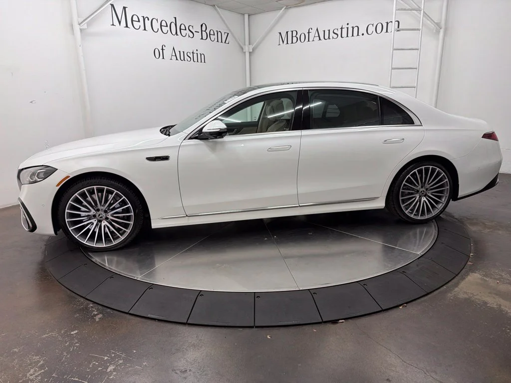 New 2027 White Mercedes-Benz S 580 image 4