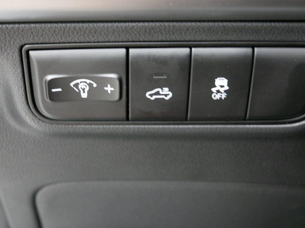 New 2026 White Hyundai SEL AWD image 18