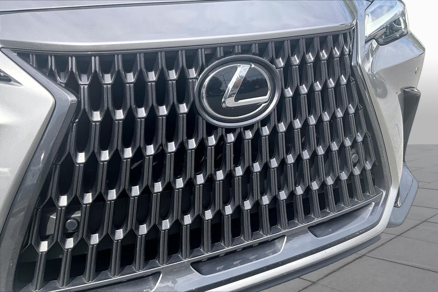 Used 2025 Atomic Silver Lexus Premium image 29