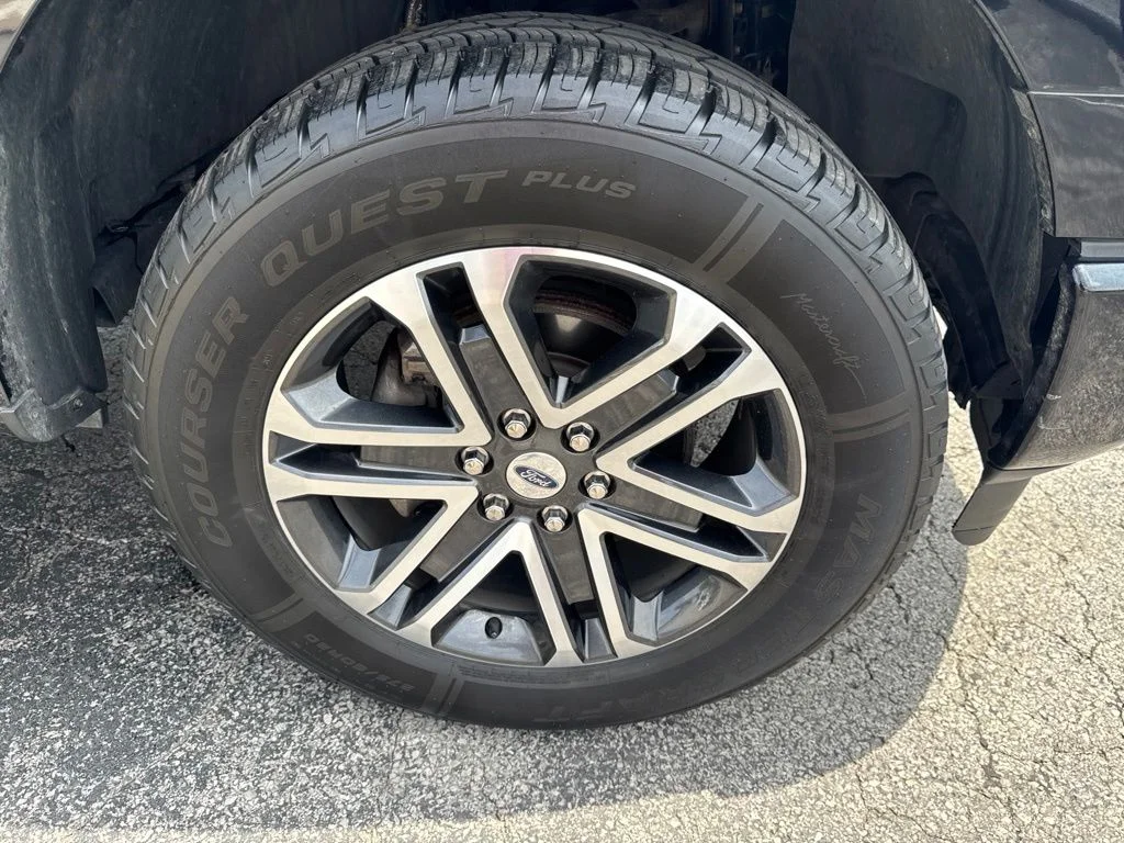 Used 2022 Black Metallic Ford XL image 40