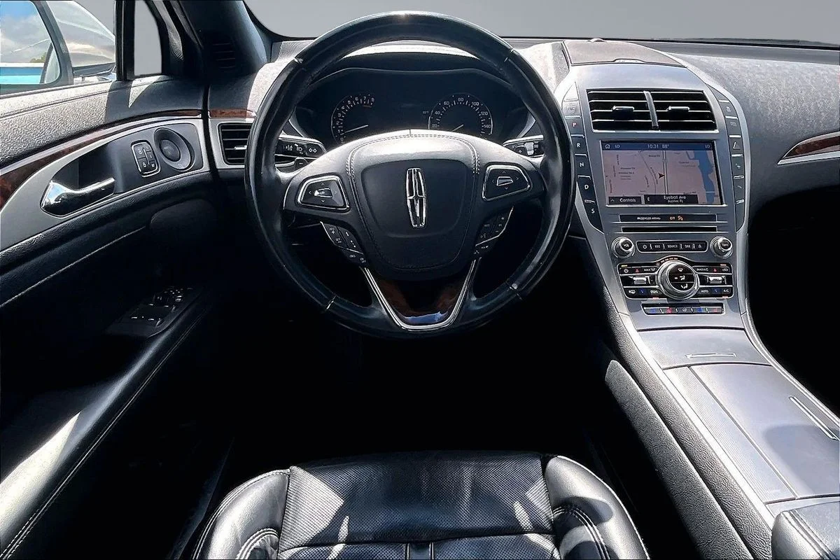 Used 2019 Silver Lincoln Reserve II image 8