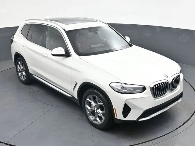 Used 2023 White BMW sDrive30i image 21