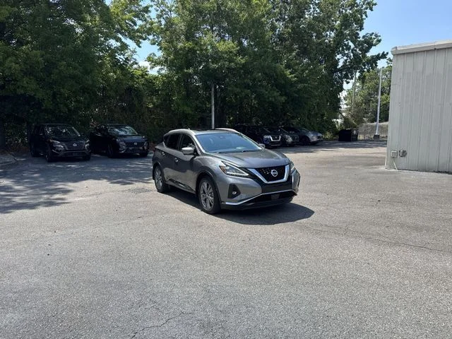 Used 2020 Gray Nissan Platinum image 3