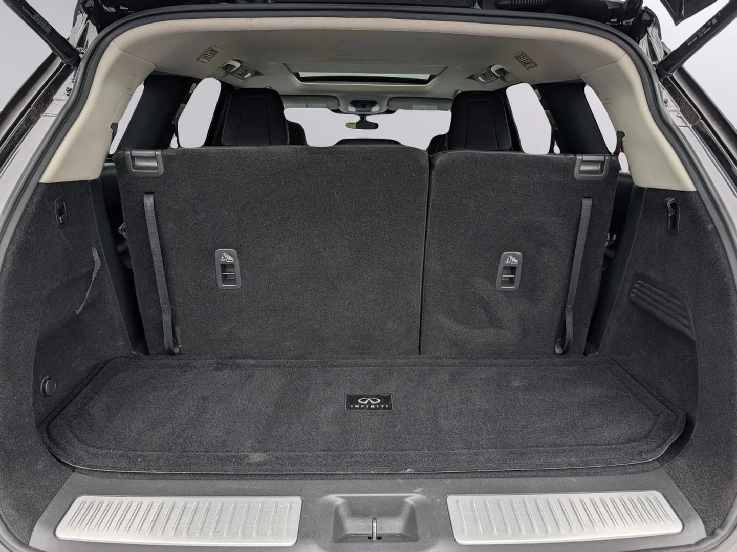 Used 2023 Mineral Black INFINITI LUXE image 33