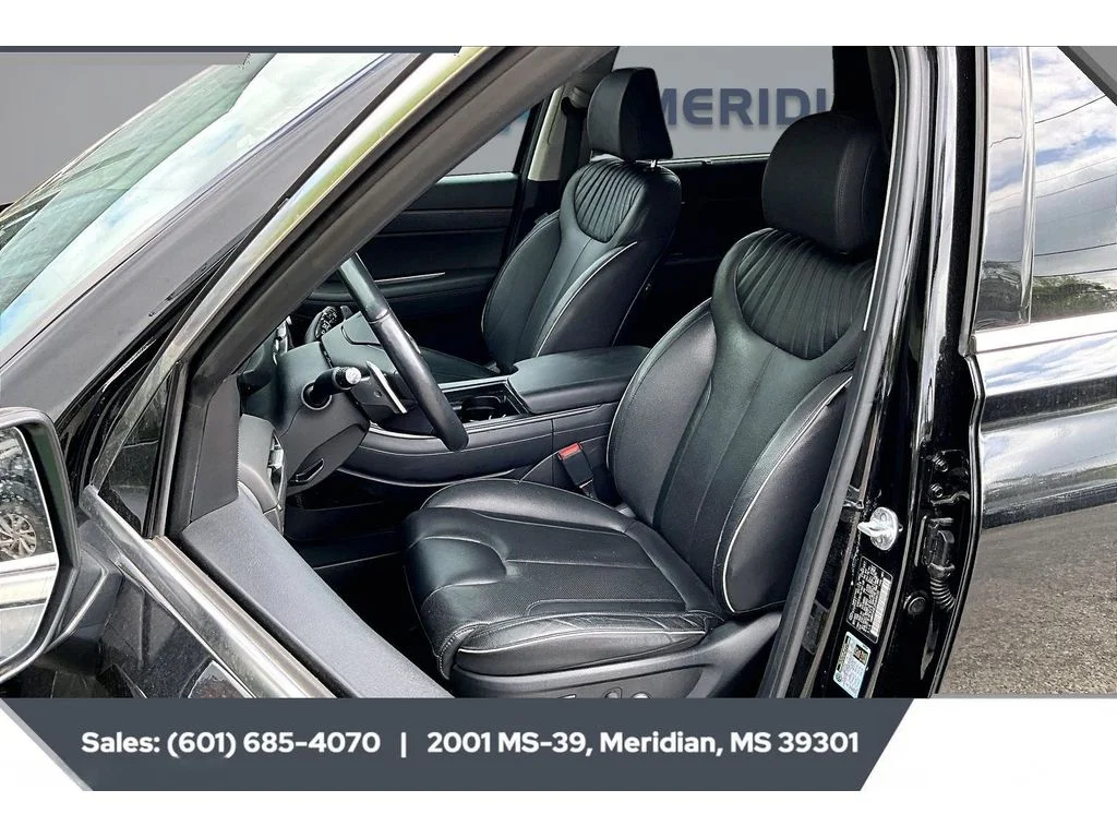 Used 2024 Abyss Black Pearl Hyundai Limited image 17