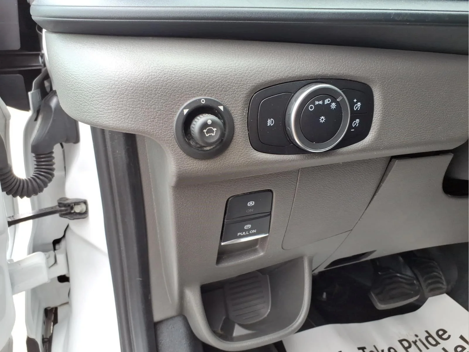 Used 2025 Oxford White Ford Base image 13