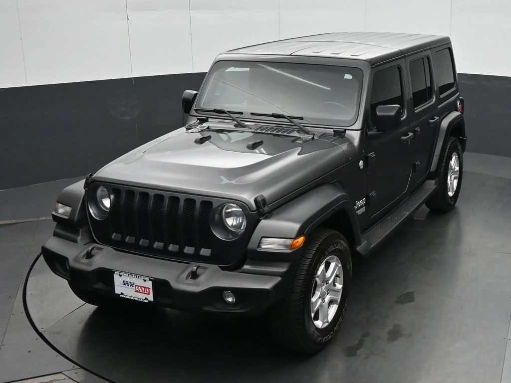 Used 2018 Gray Jeep Unlimited Sport S image 16