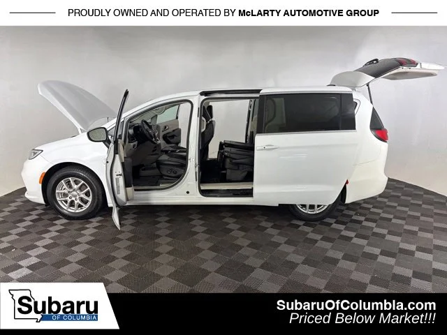 Used 2023 White Chrysler Touring L image 12