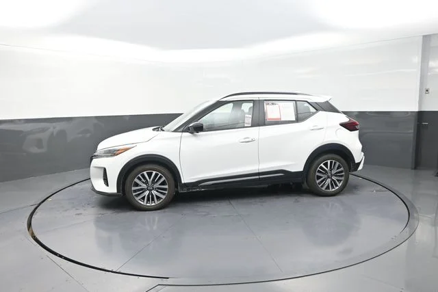 Used 2024 White Nissan SR image 70