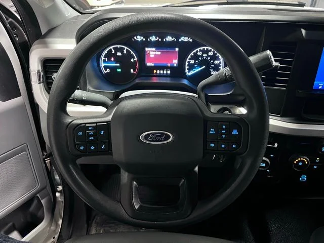 Used 2025 White Ford XL image 18