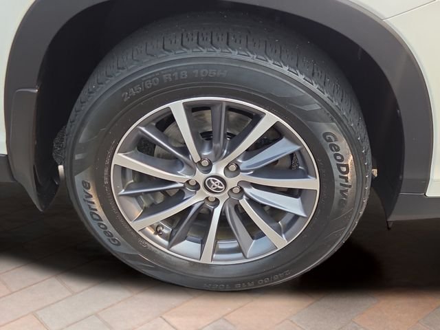 Used 2019 Blizzard Pearl Toyota XLE image 26