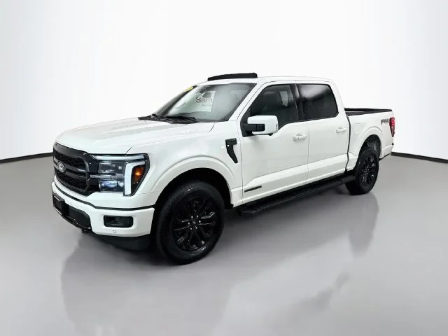 Used 2025 White Metallic Ford Lariat image 3