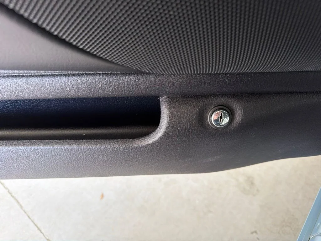 Used 2004 Light Ice Blue Metallic Ford Base image 19