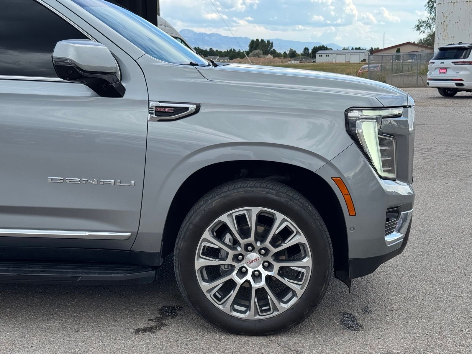 Used 2025 Silver GMC Denali image 3