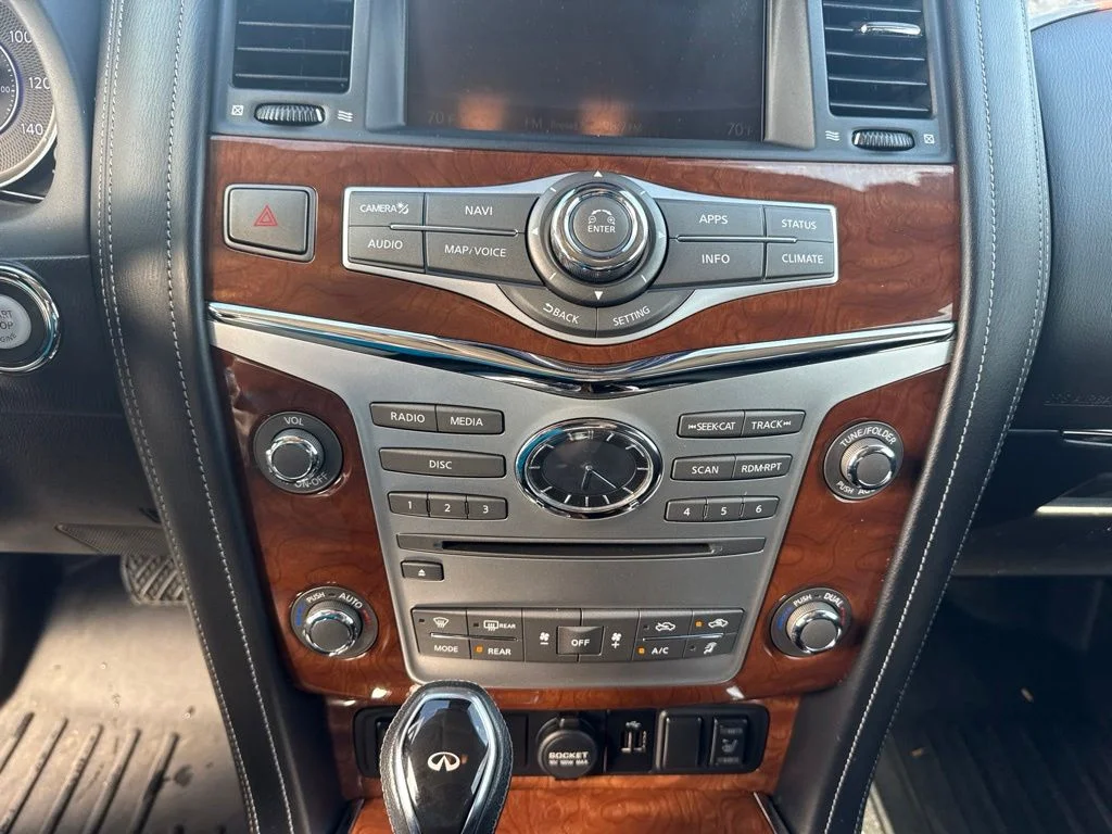 Certified Used 2018 Liquid Platinum INFINITI Base image 29