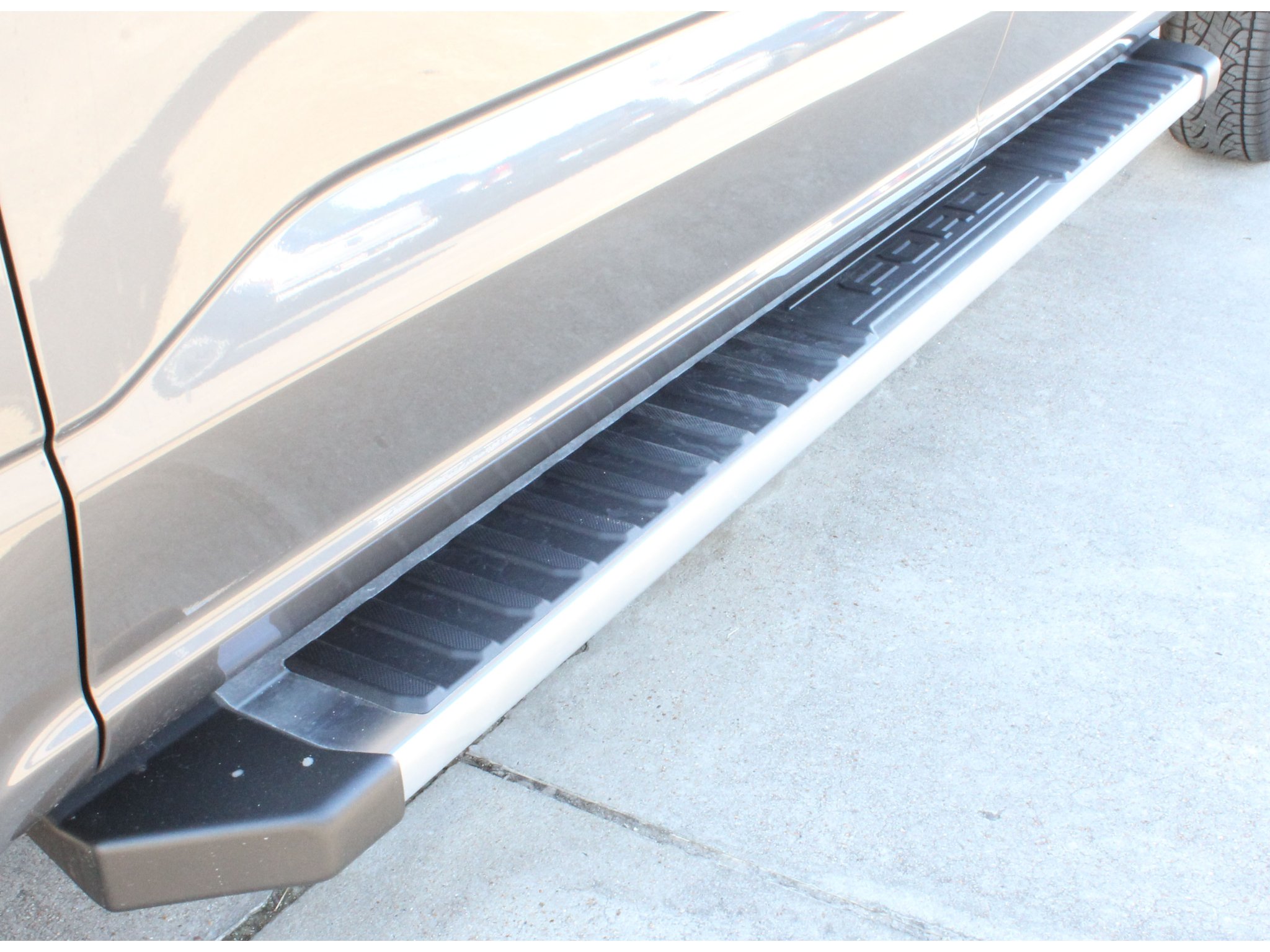 New 2026 Carbonized Gray Metallic Ford XLT image 3