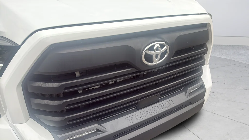 Used 2023 White Toyota SR5 image 23