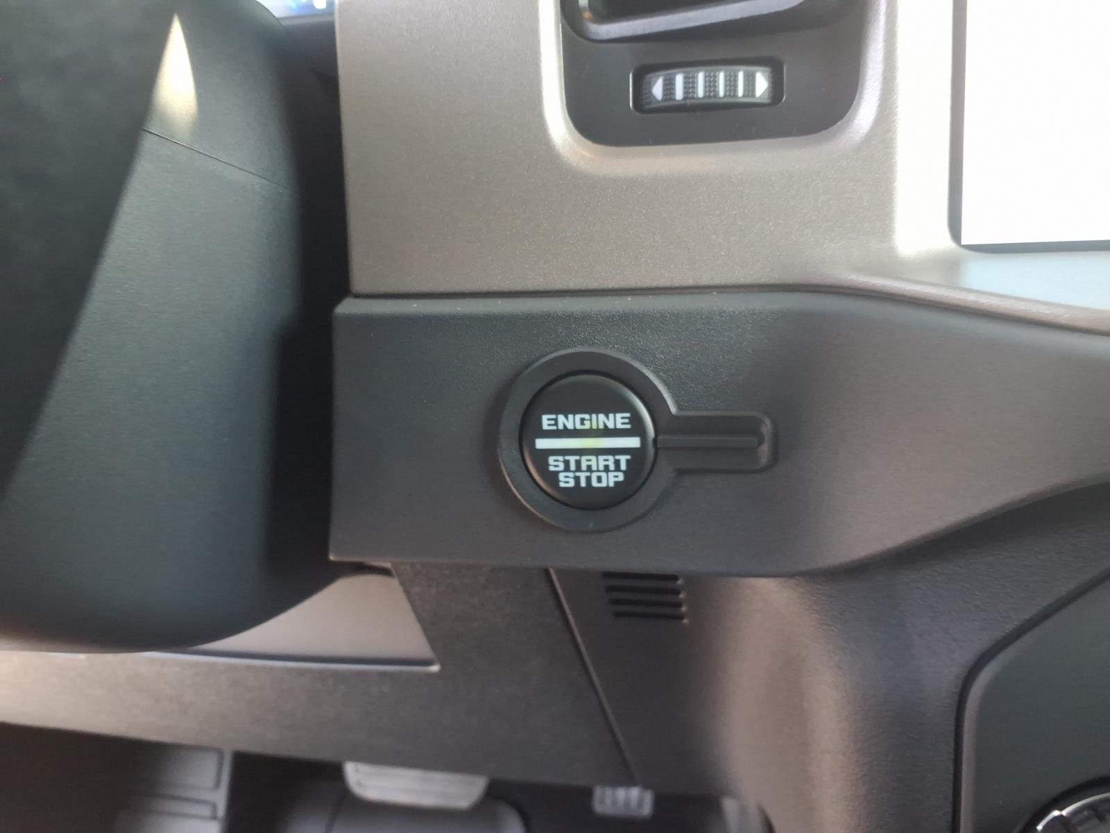 New 2026 Avalanche Gray Ford Outer Banks® image 23