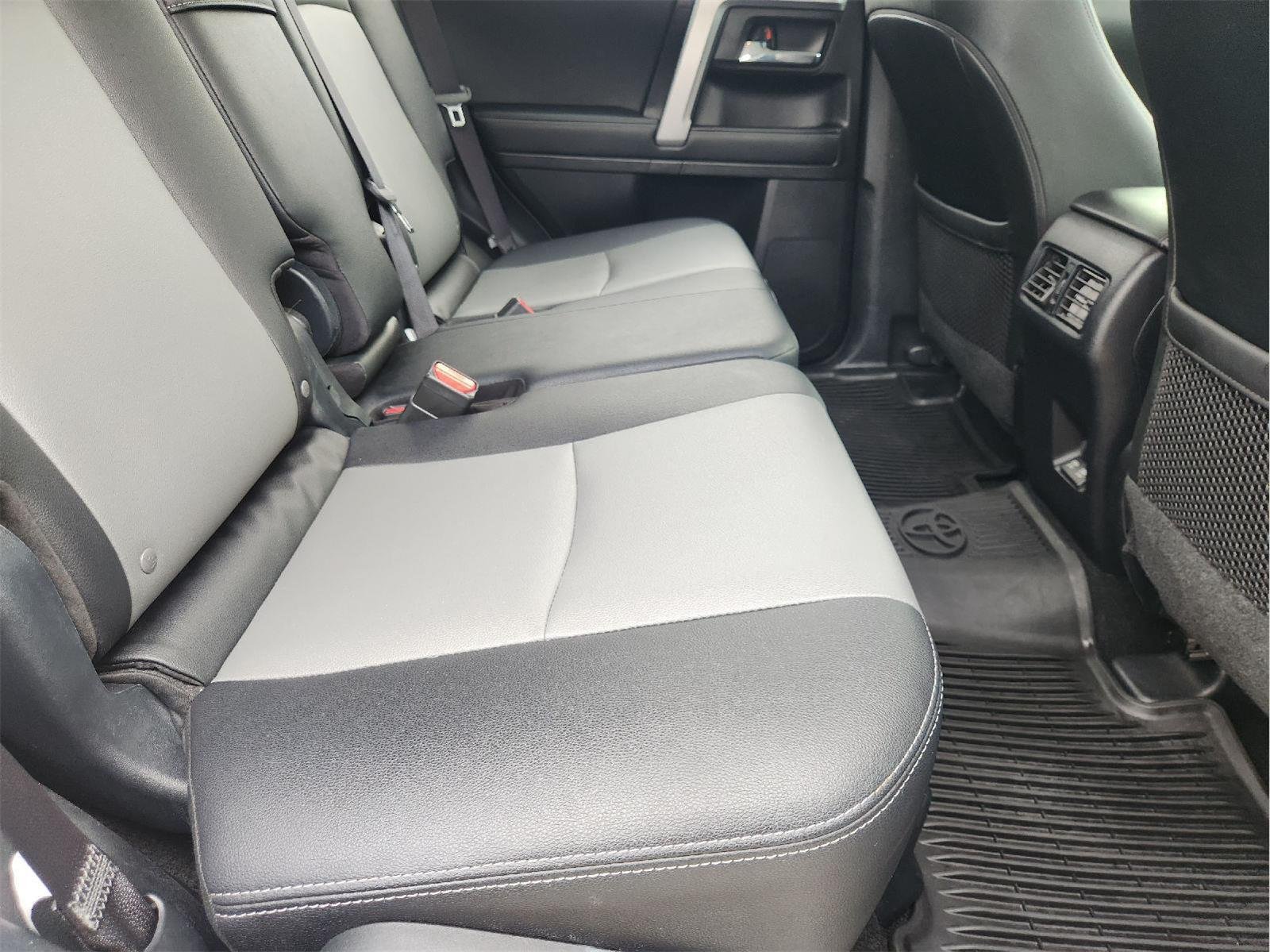 2020 Toyota 4Runner photo 30 of 32