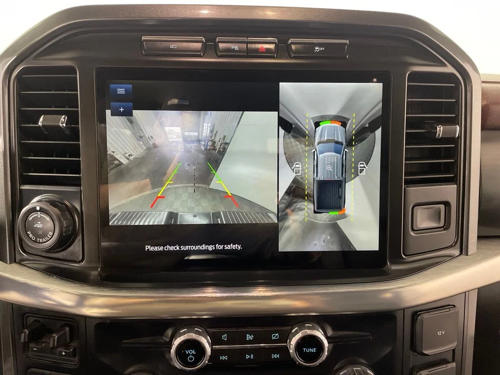 Used 2023  Ford Lariat image 17