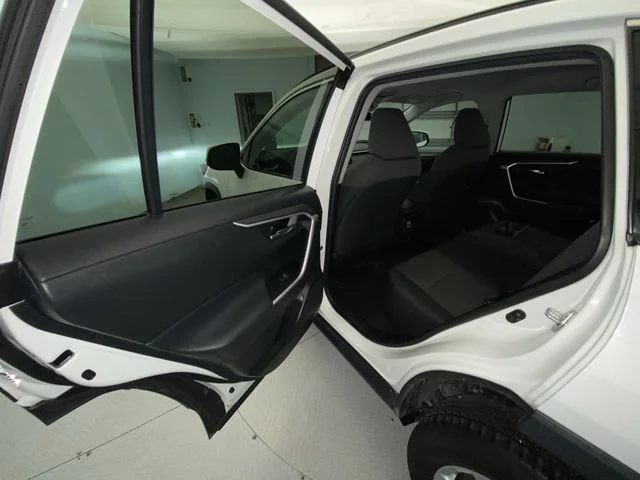 Used 2021 White Toyota XLE image 22