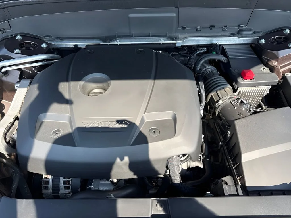 Used 2018  Volvo Momentum image 36