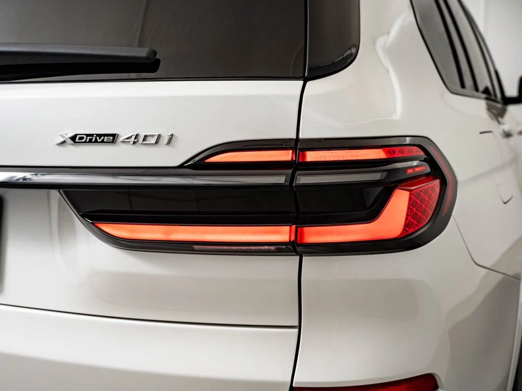 New 2027 Mineral White Metallic BMW xDrive40i image 9