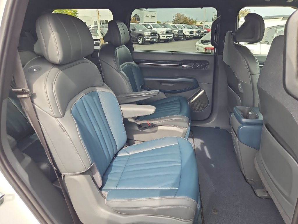 Used 2024 Snow White Pearl Kia GT-Line image 27