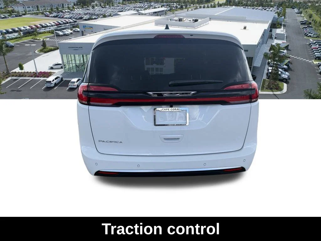 New 2027 Bright White Clear-Coat Paint Chrysler Select image 9