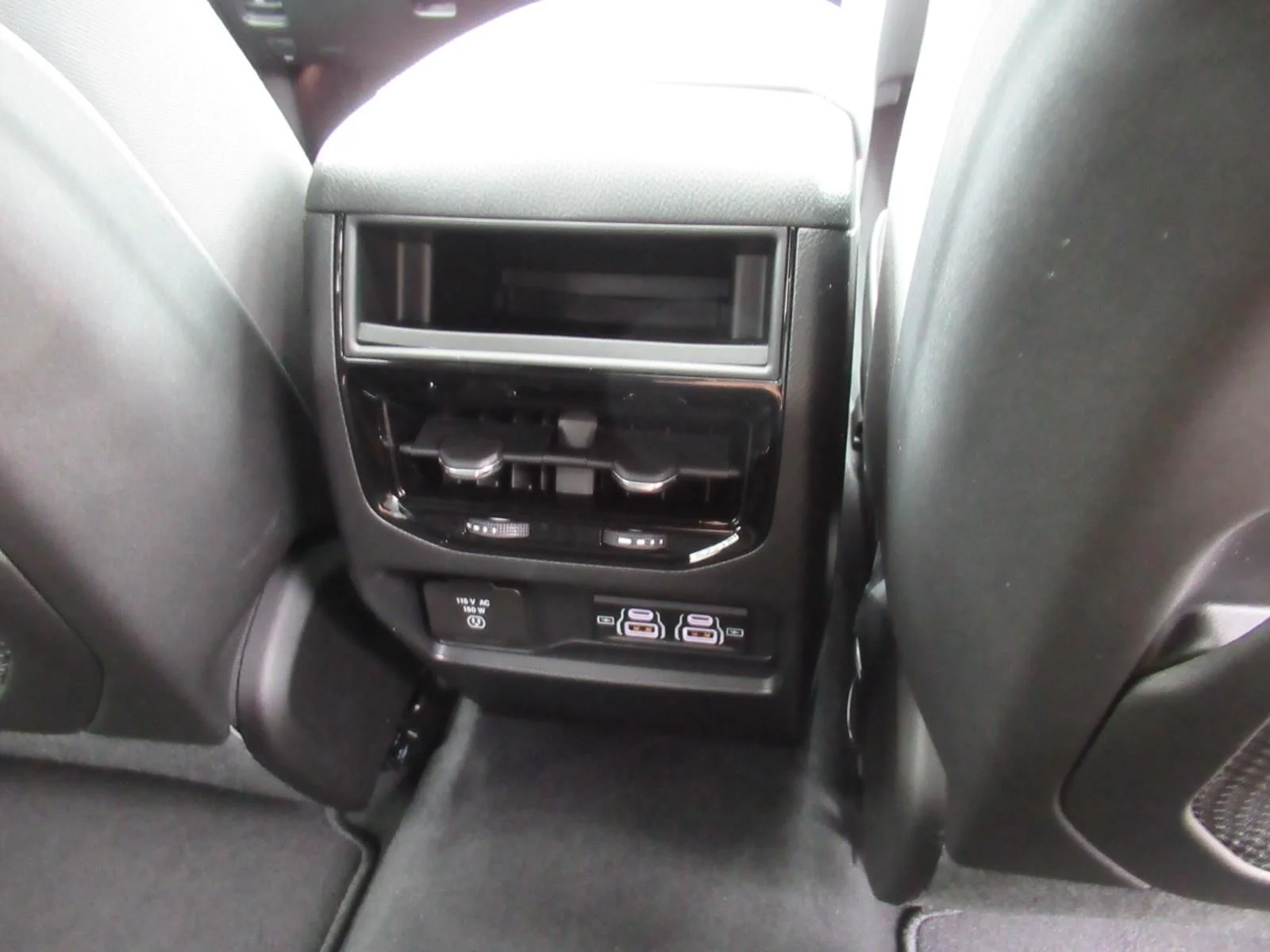 New 2026 Silver Zynith Exterior Paint Jeep Laredo X image 28