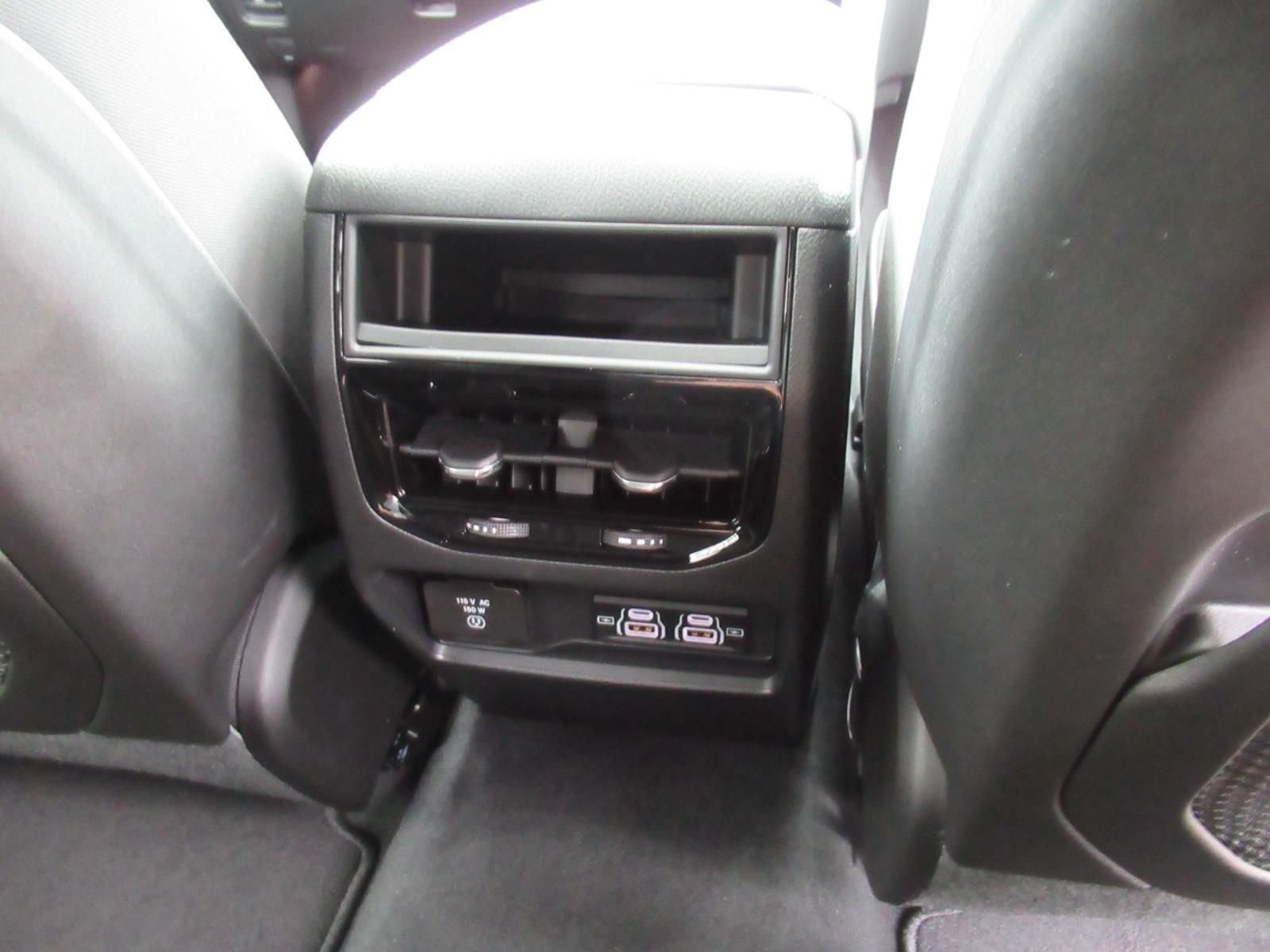 New 2026 Silver Zynith Exterior Paint Jeep Laredo X image 28