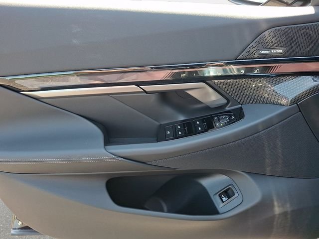 New 2027 Black Sapphire Metallic BMW 540i xDrive image 9
