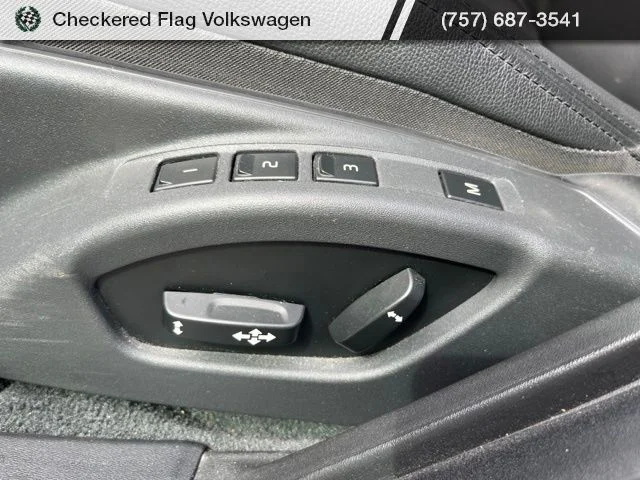 Used 2017 Bright Silver Metallic Volvo T5 image 23