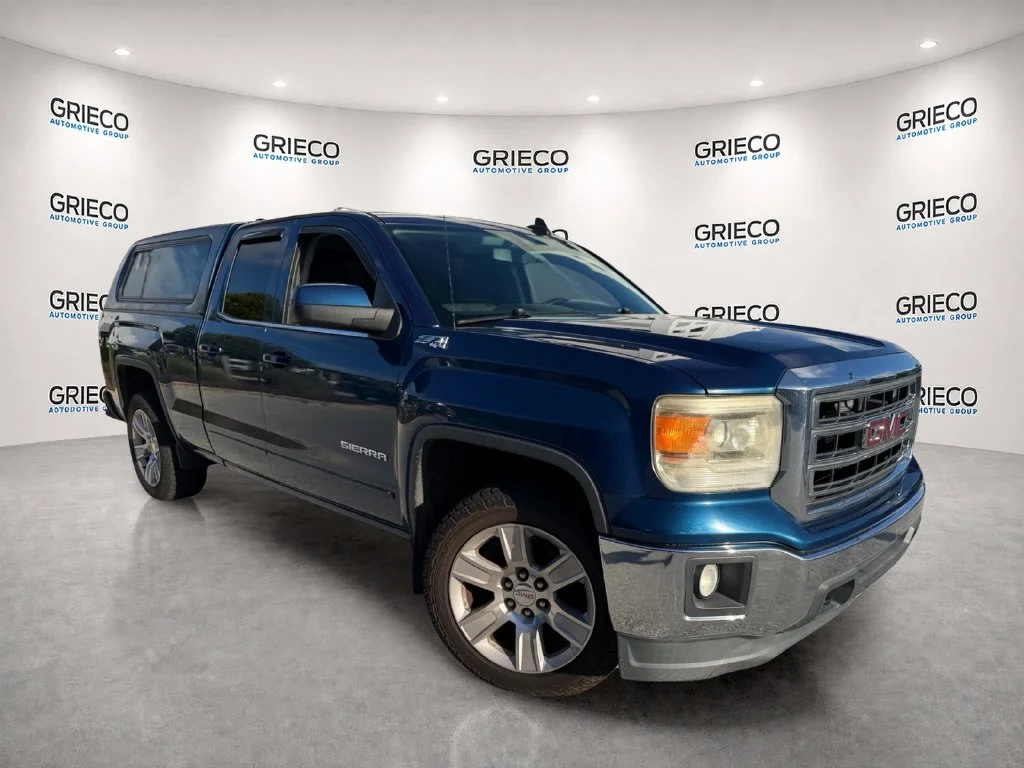 Used 2015 Blue GMC SLE image 1