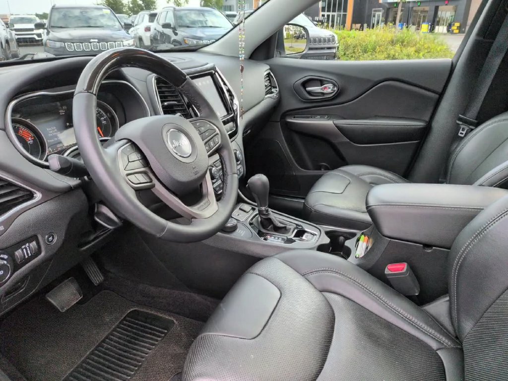 Certified Used 2019 White Jeep Overland image 18
