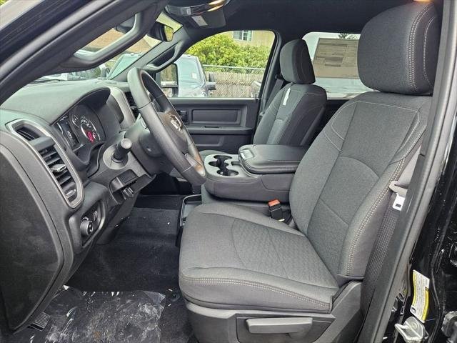 New 2026 Diamond Black Crystal Pearl-Coat Exterior Paint RAM TRADESMAN image 12