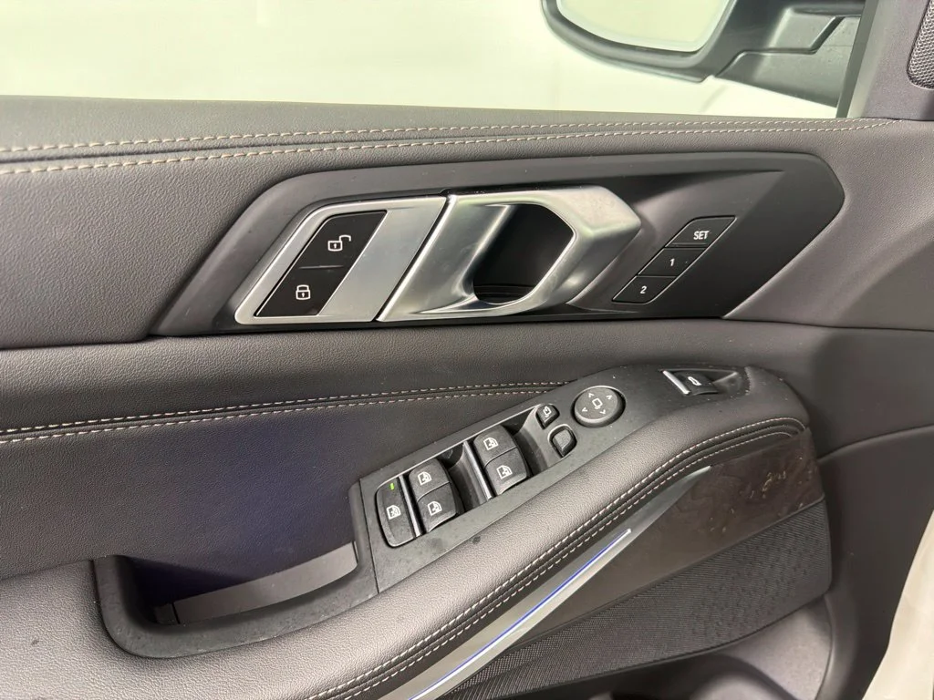 Certified Used 2026 Alpine White BMW xDrive40i image 21