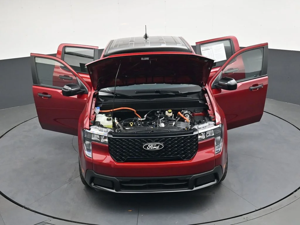 Used 2025 Red Ford XLT image 54