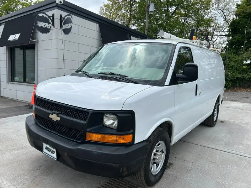 2011 Chevrolet Express 2500 Work Van HD's photo